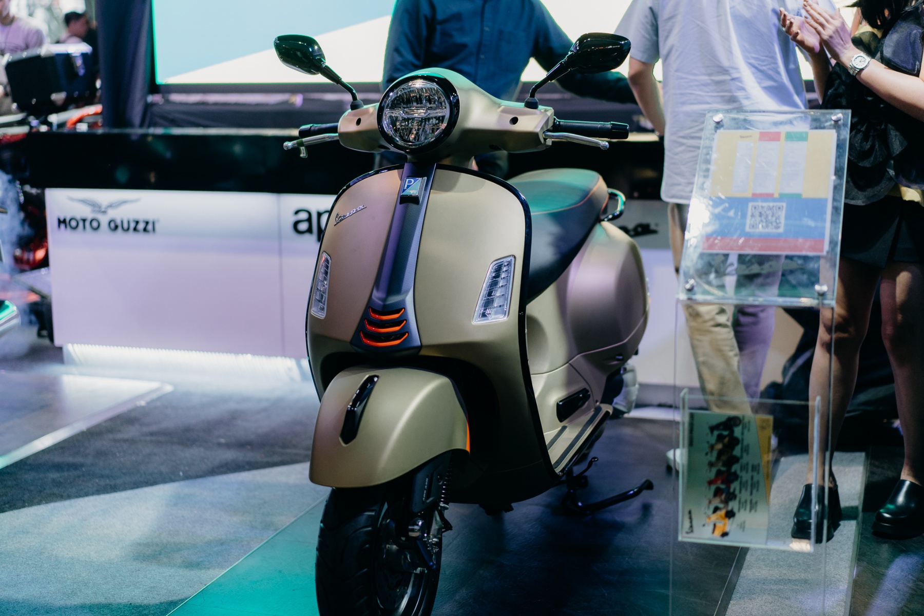 Vespa Philippines Unveiled the New GTS 2023 at Makina Moto Show